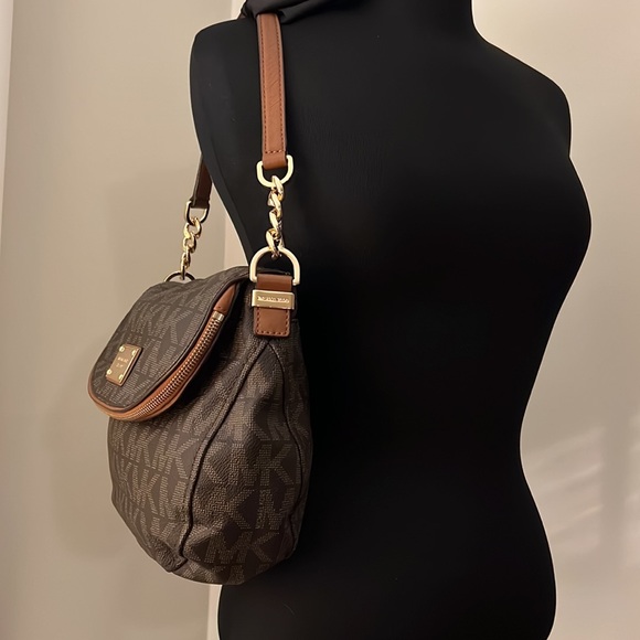 MK - Picture 11 of 14